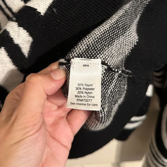 SO Women's Abstract Swirl Sweater Tank & Cardigan Set, Black & White, Sz XL - Picture 12 of 16